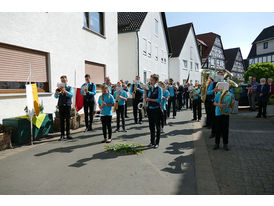 Fronleichnamsprozession durch die Straßen von Naumburg (Foto: Karl-Franz Thiede)